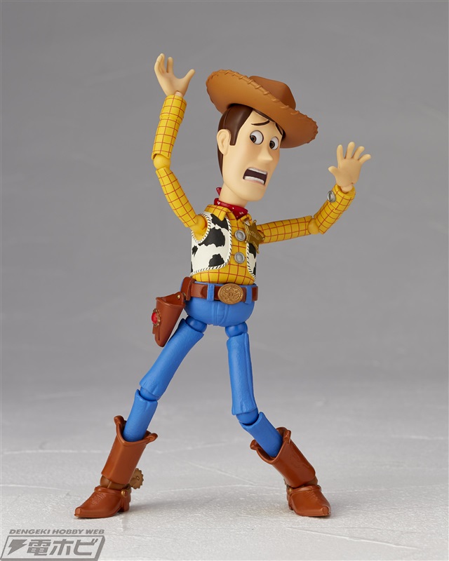 表情豊かな『トイ・ストーリー』ウッディの可動フィギュア