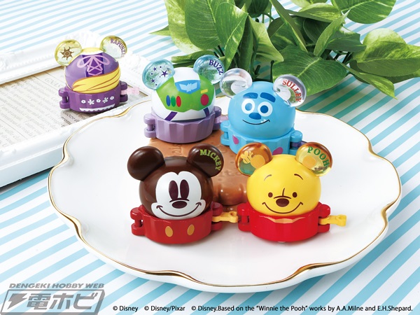 ミッキーやプーさんたちのスイーツがモチーフの可愛いパレードフロート