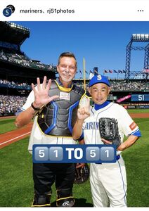 イチロー氏、同じ「51」のレジェンド左腕相手に始球式 永久欠番