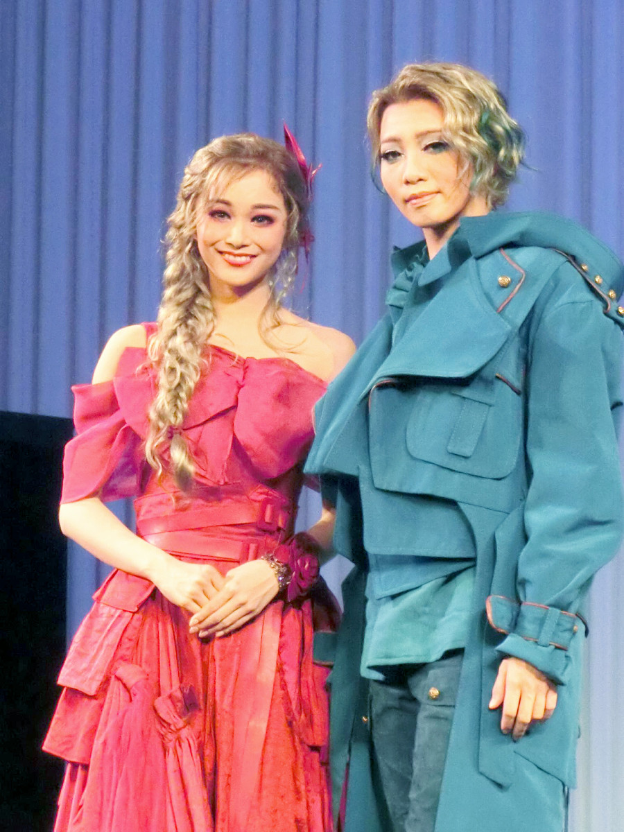 宝塚星組公演「ロミジュリ」会見。“新公”以来のロミオにトップ礼真琴