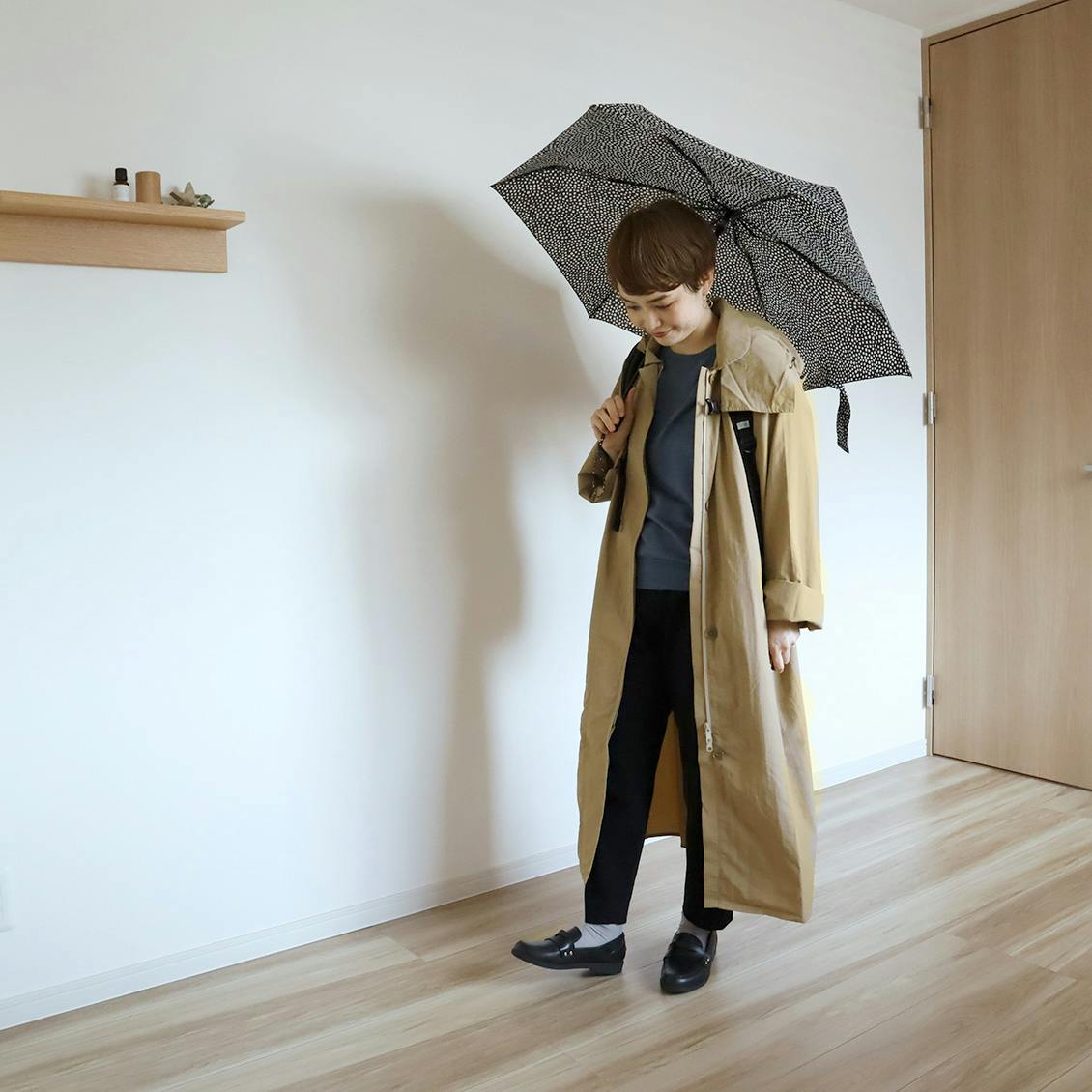 着用レビュー】当店オリジナルレインコートを、身長の異なる2名が着て