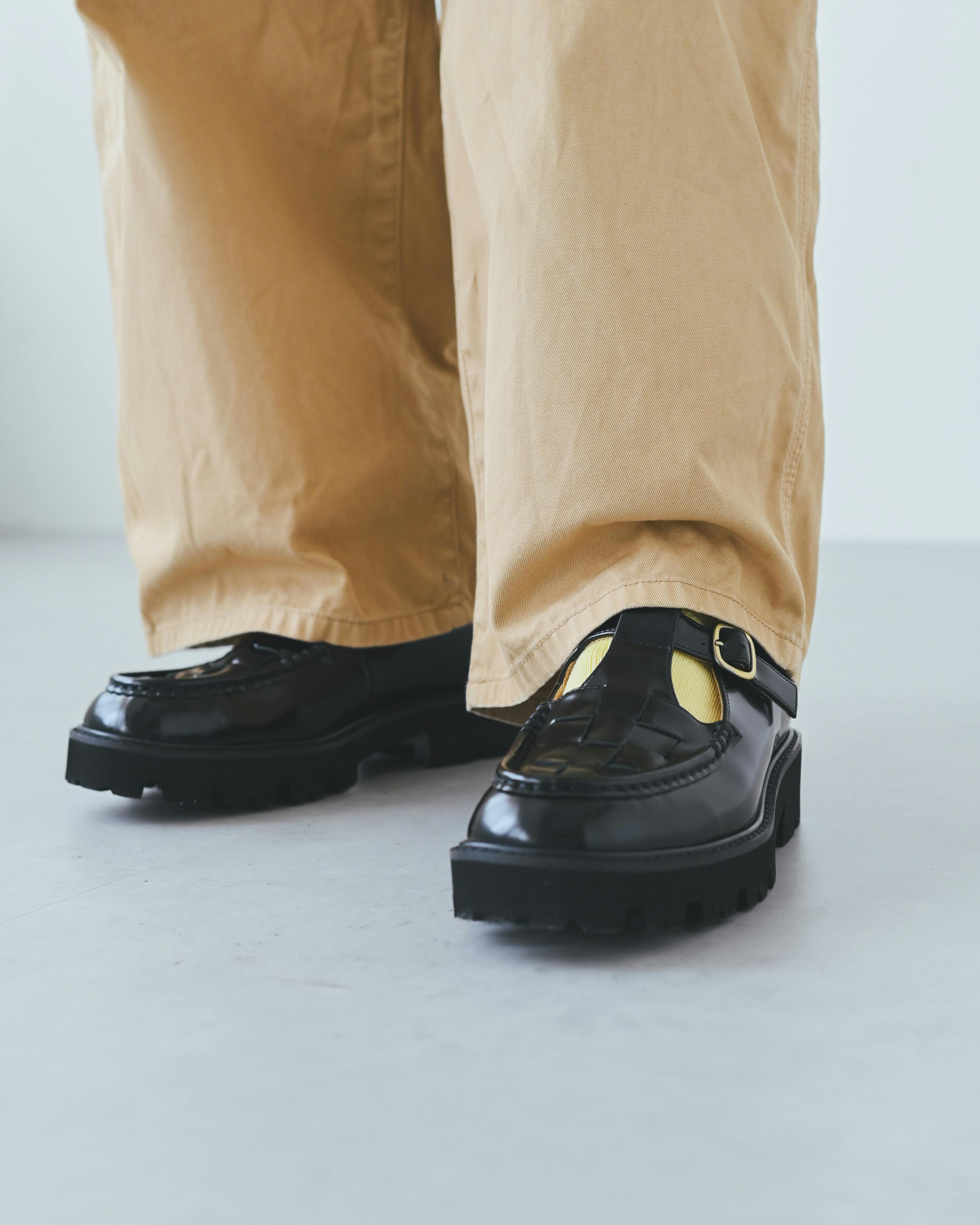 着用レビュー】当店オリジナル「Tストラップシューズ」をスタッフ4名が