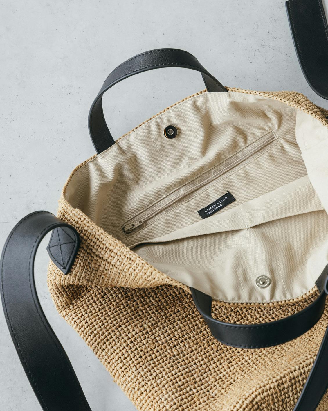 品よく、たっぷり」ラフィアのショルダートートバッグ - 北欧、暮らし