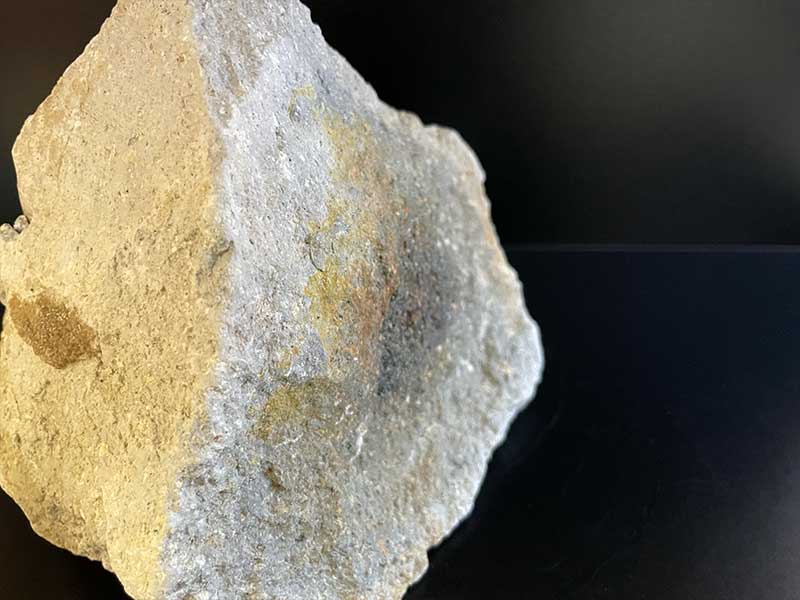 7番 付着体北投石1140g 北投石・源泉希釈水・販売商品