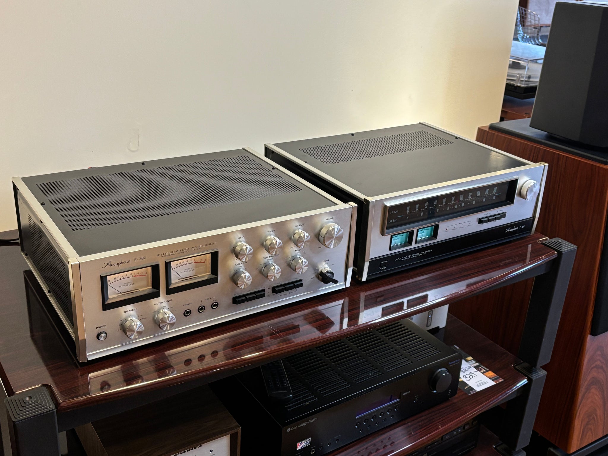 Accuphase, E-202 & T-100, Classic Japanese Hi-End. Amazing Pair