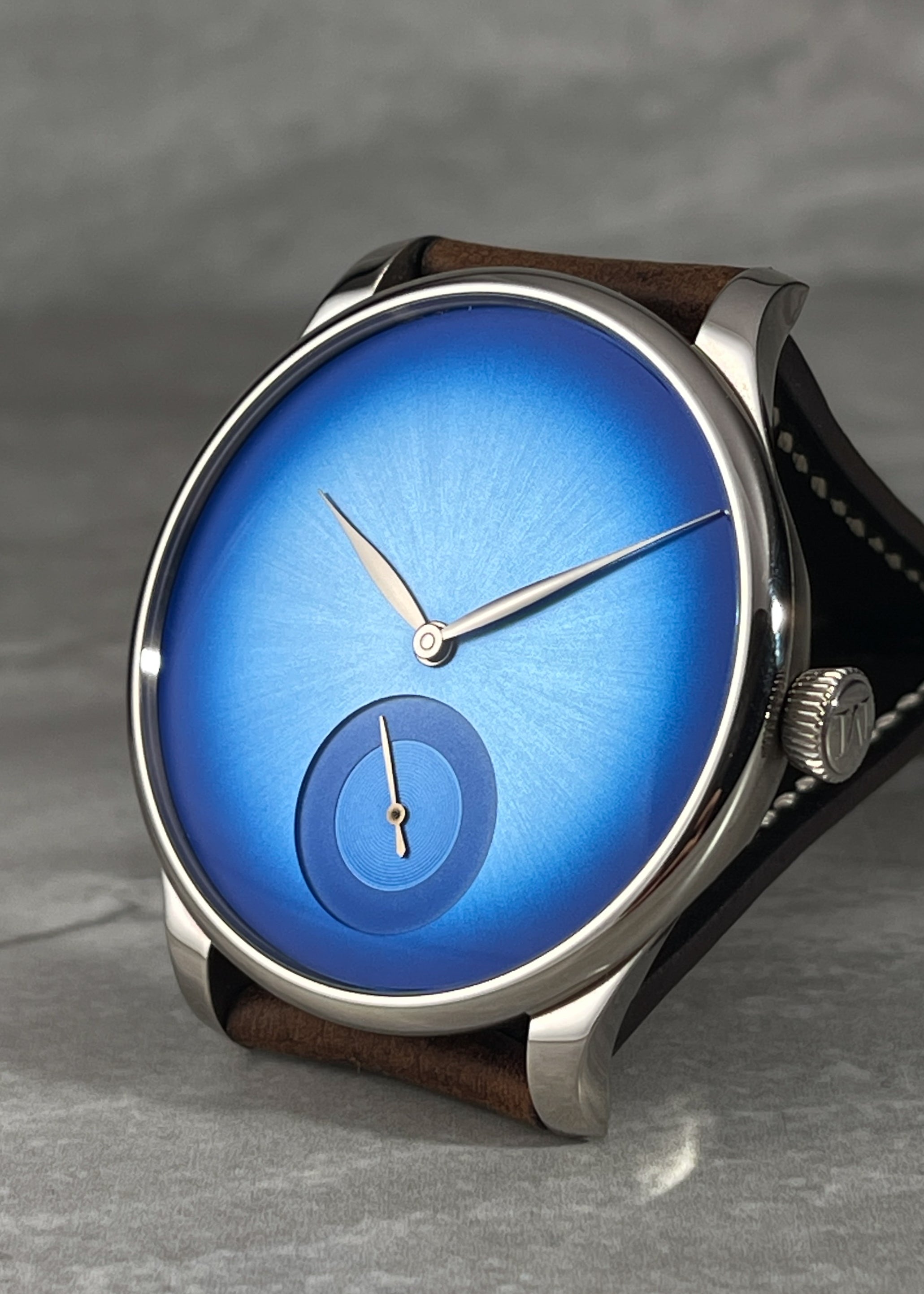 H.Moser & Cie. Venturer Small Seconds XL 