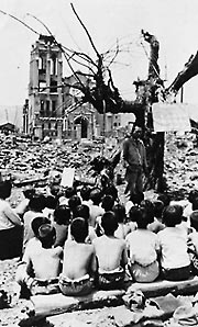 こどもたちの見た戦争 はだしのゲンとともに／学校の再開