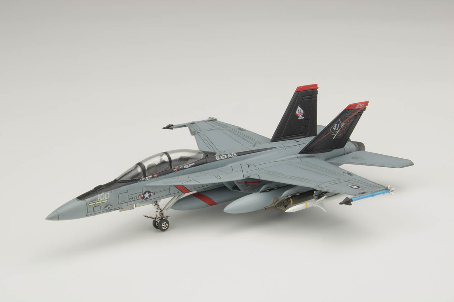 プラッツ AE144-12 1/144 アメリカ海軍 艦上戦闘機 F/A-18F スーパー