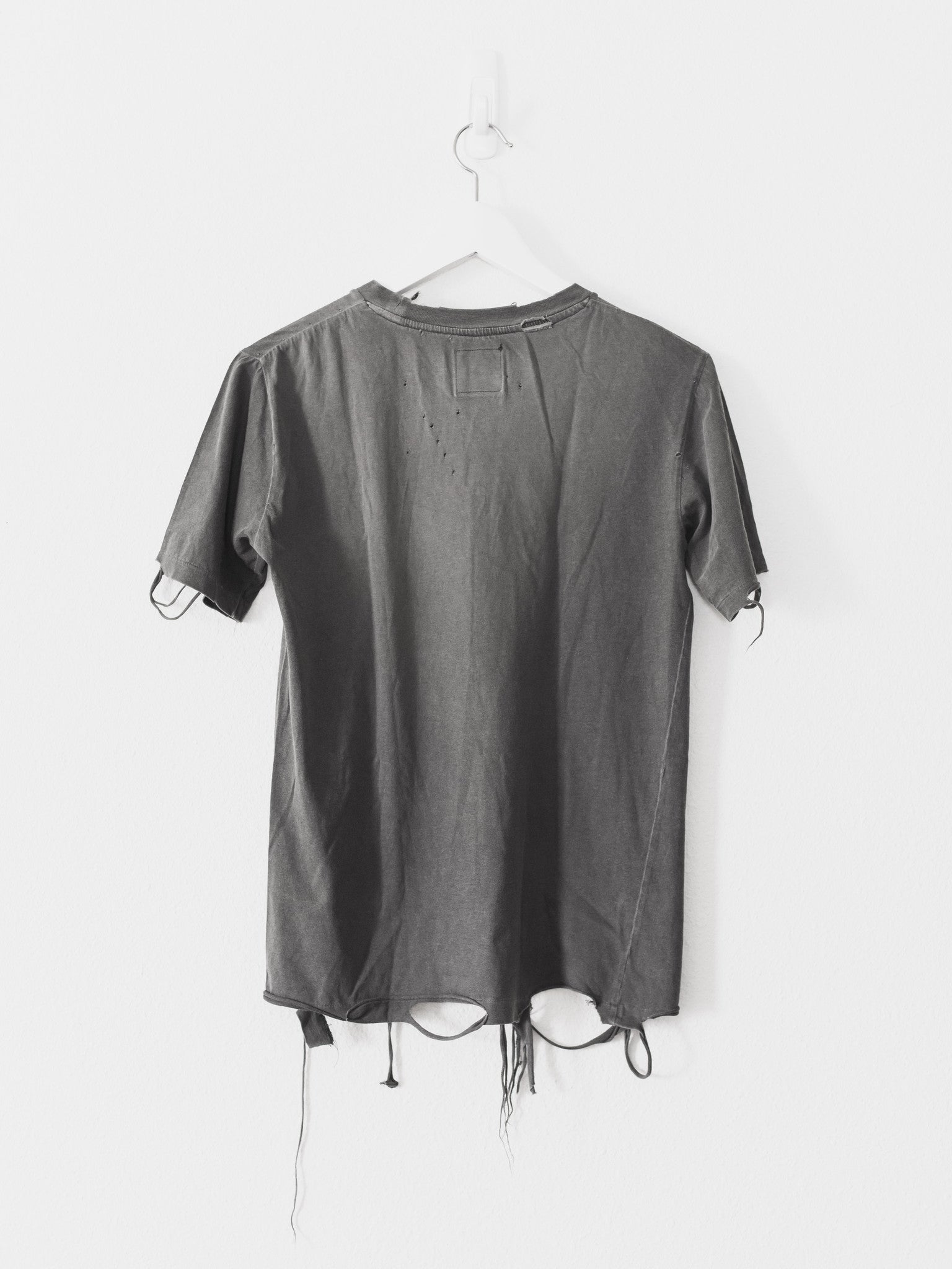 Undercover SS03 Scab Giz Destroyed Tee – HUIBEN