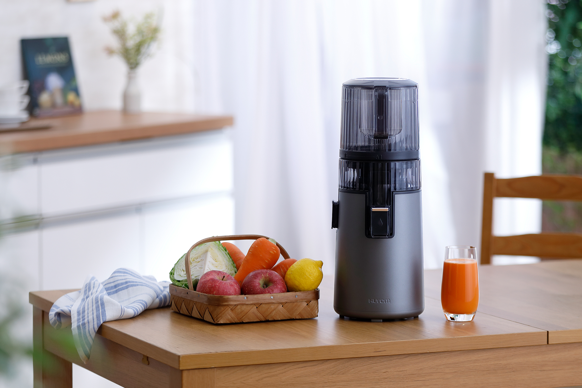 年末の疲れた胃腸にやさしい︕スロージューサーのパイオニア