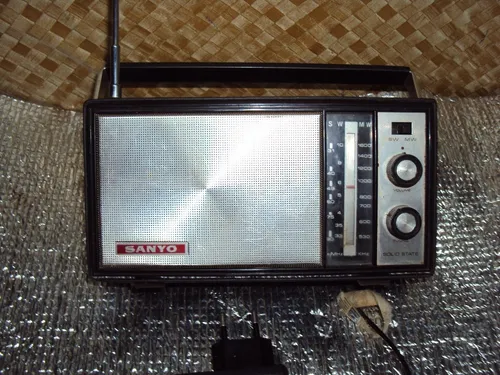 Radio Portatil/sanyo/3 Faixa /so Am /pilha /solid State/ Ant