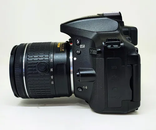 Nikon D5300 + Lente 18-55mm - 24.2mp Wi-fi Tela Giratória Preto