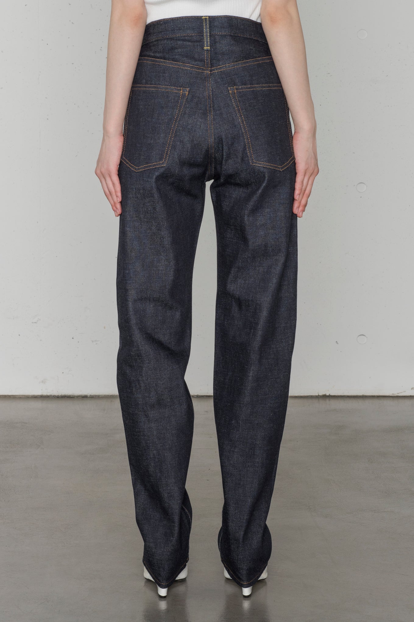 CLASSIC STRAIGHT JEANS – HYKE ONLINE STORE