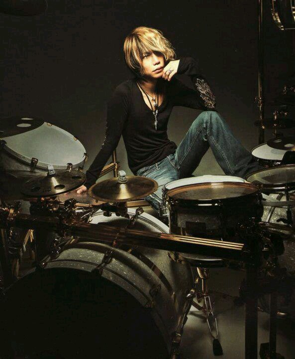Shinya. Dir en Grey.