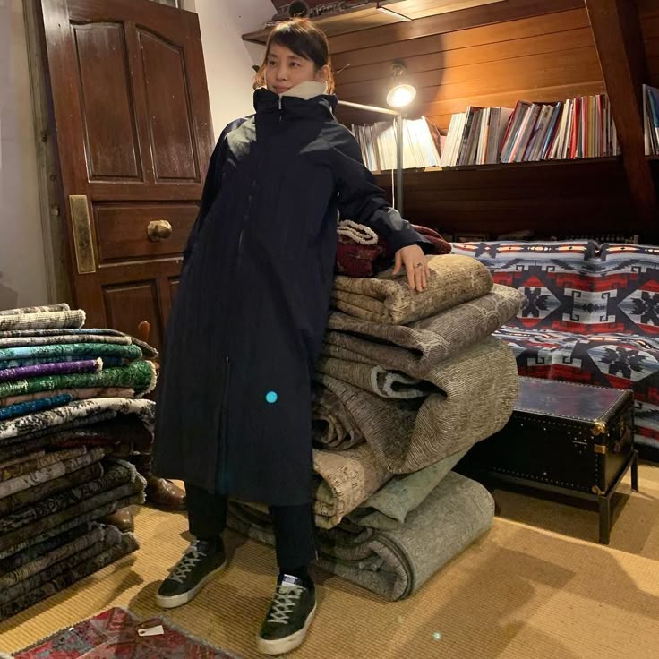 石田ゆり子: きのうの続きです 葉山のc:hordにて オーバーダイの絨毯を