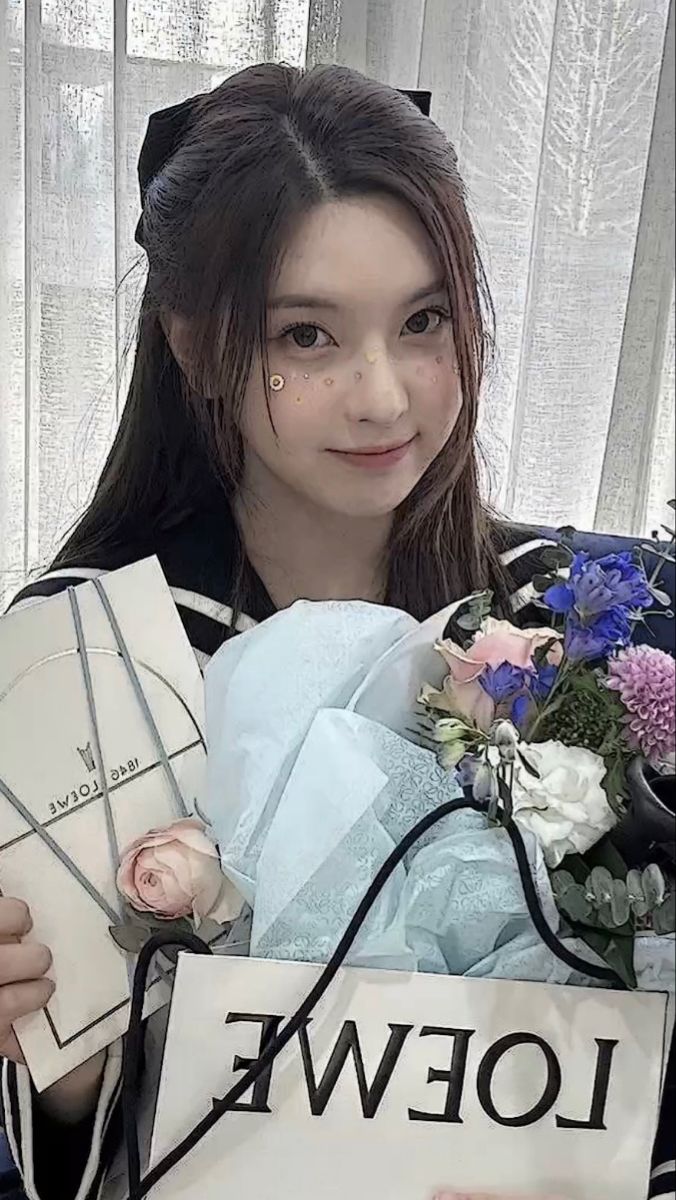 38 件の「NMIXX ベイ」や「お出かけファッション」のアイデアを見つけ