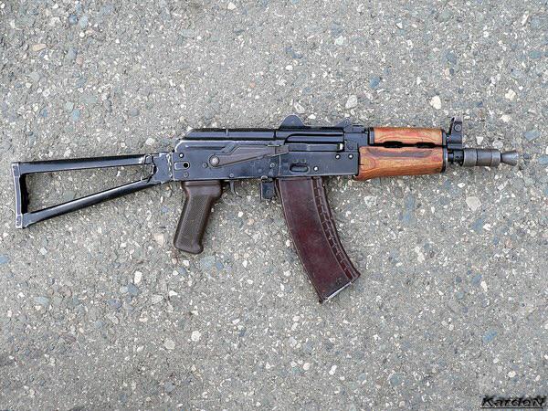 ロシア仕様のAKS-74Uに合うピストルグリップと家具を探してるんだけど