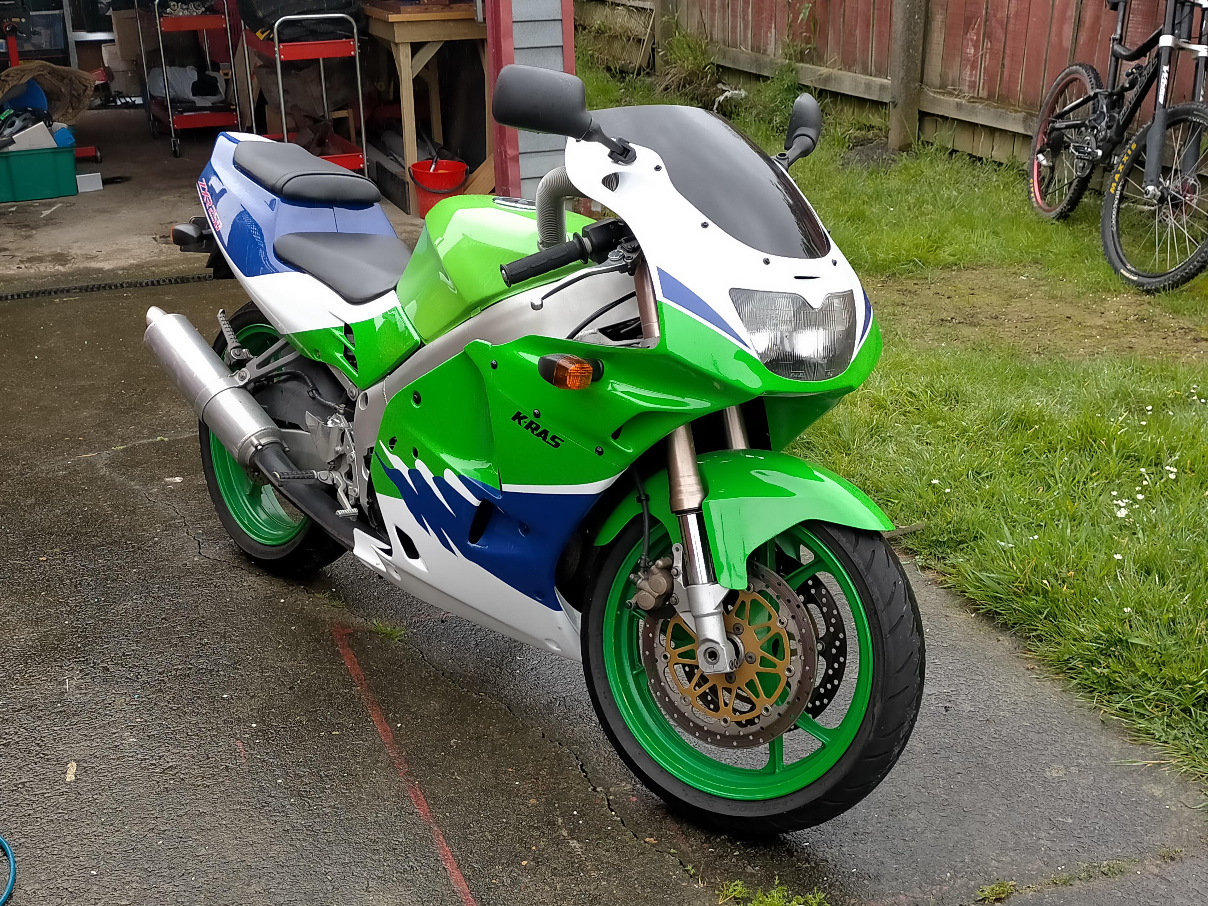 My '92 zxr250c : r/bikesgonewild