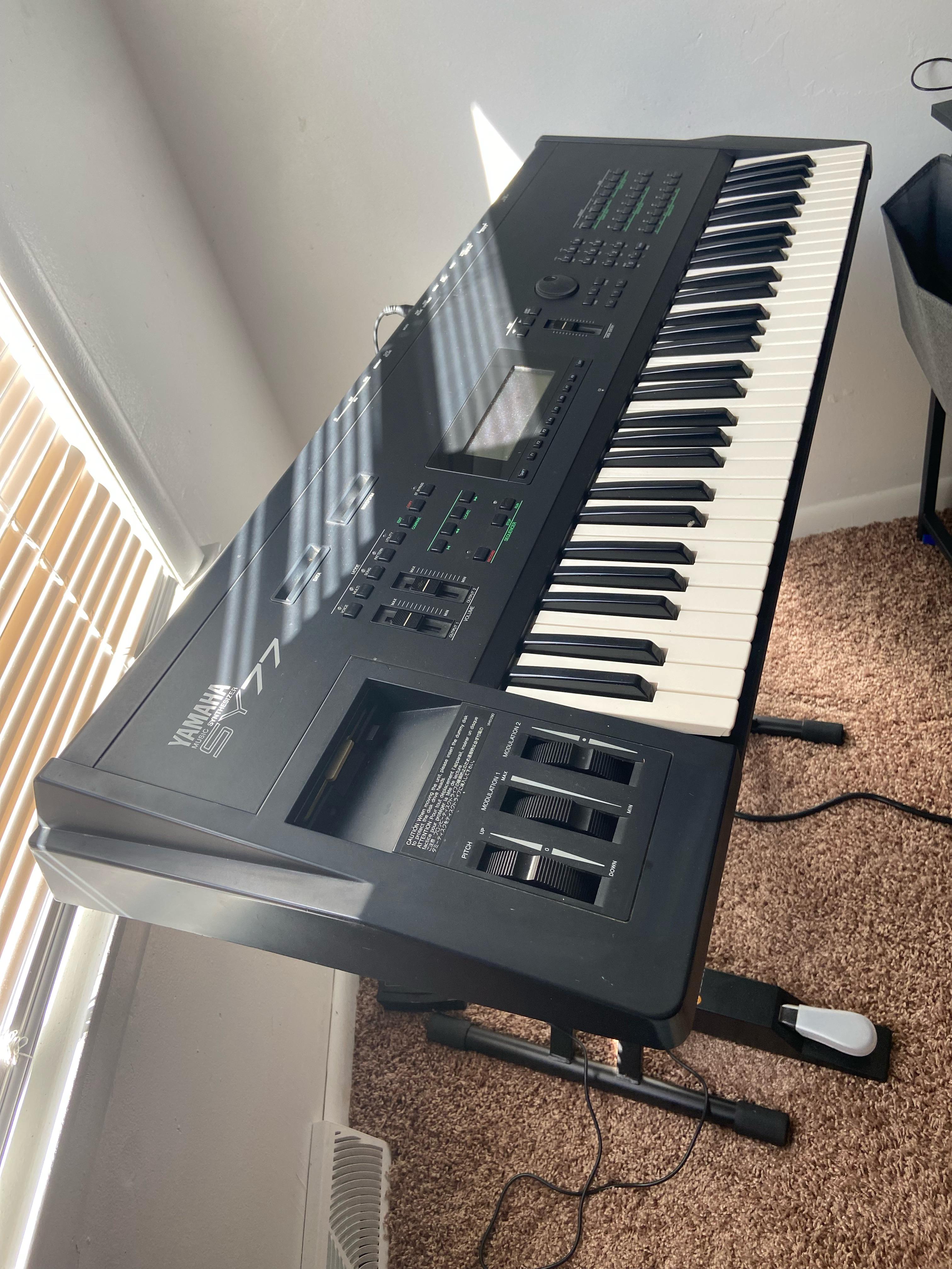 良音】YAMAHA SY77 トーンジェネレーター搭載 シンセサイザー 名機 良