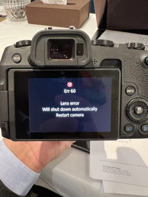 助けて | 新しいレンズで時々エラーが出るんだ。 : r/canon