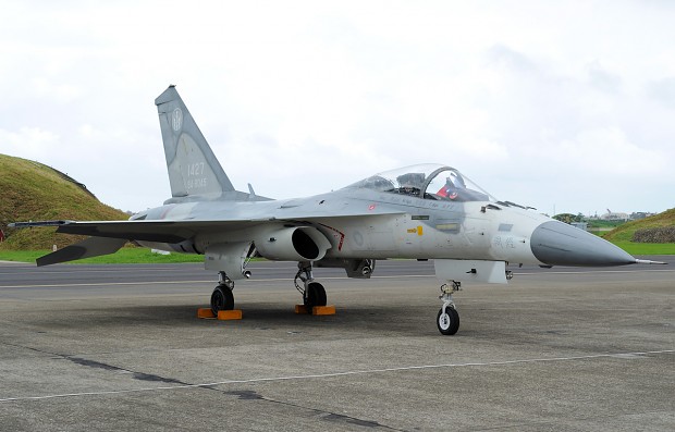 台湾の戦闘機、AIDC F-CK-1 経国 : r/WeirdWings