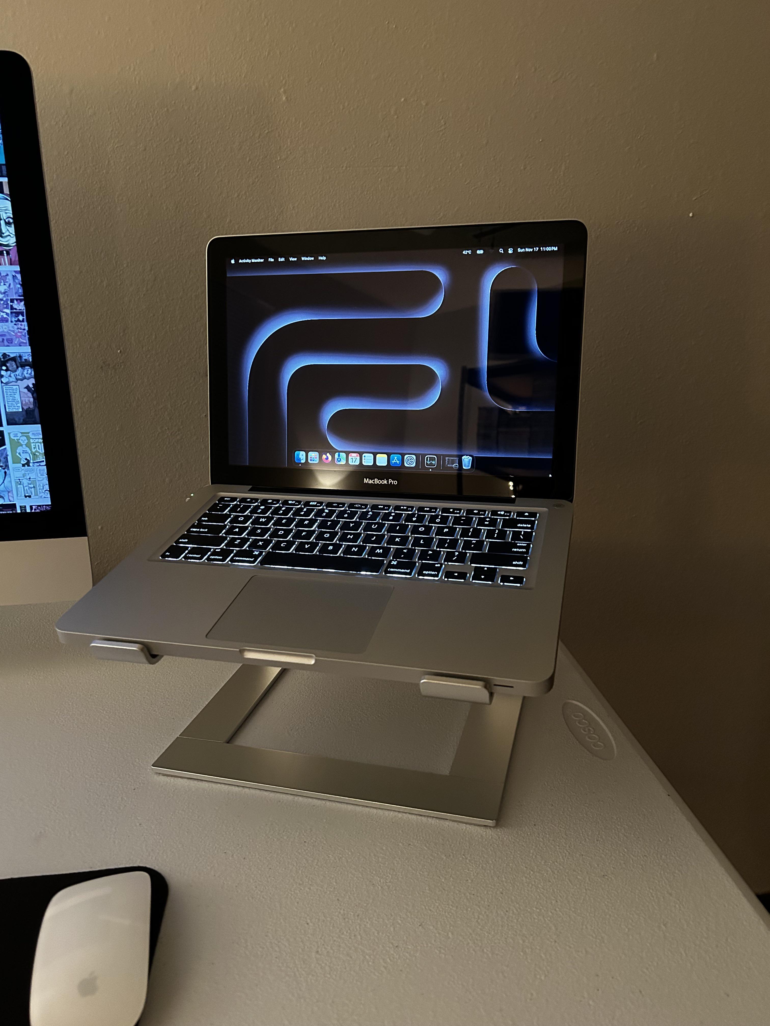 2011年製のMacBook Pro EarlyでSequoiaがほぼ完璧に動いてる : r