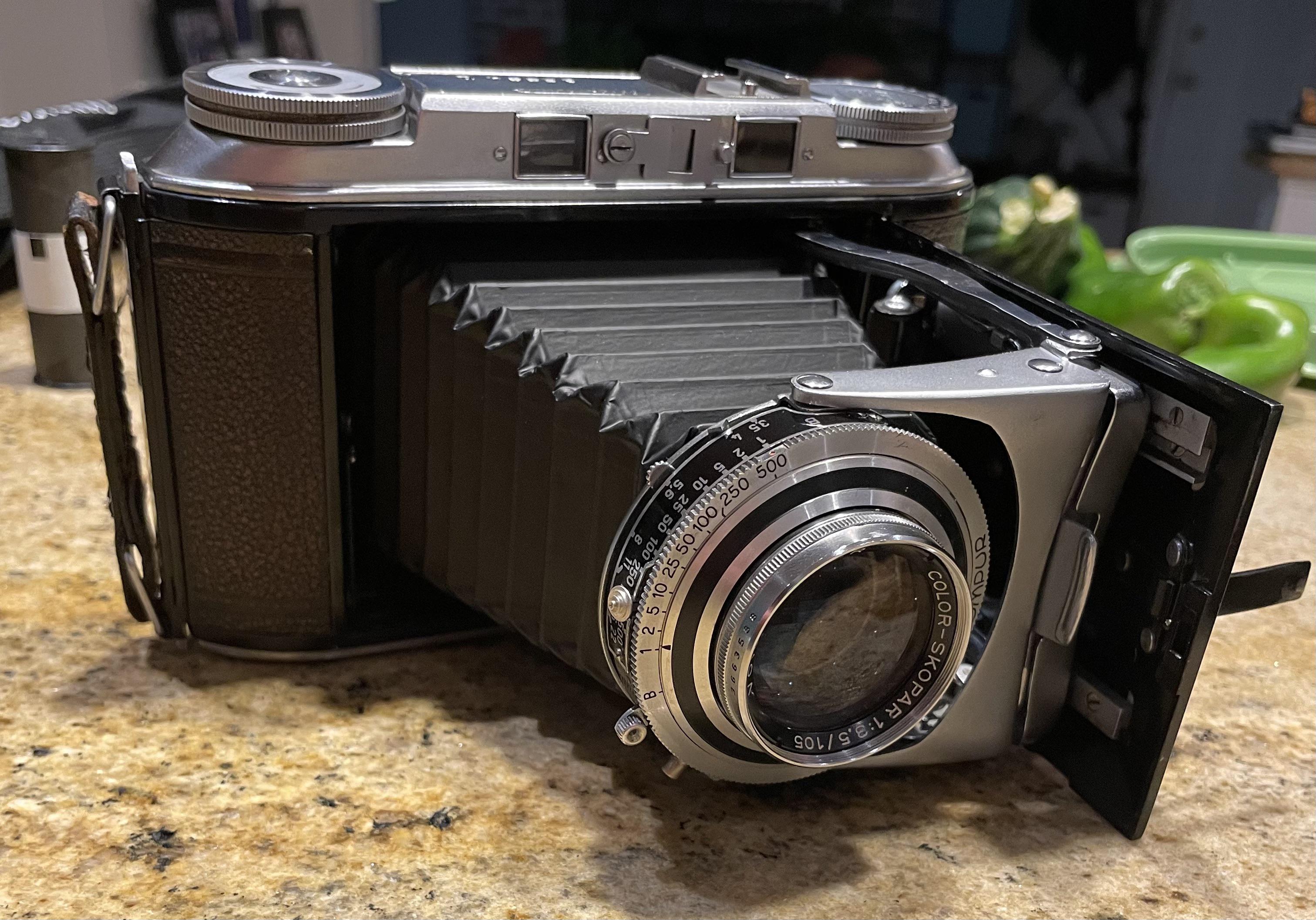 Voigtlander Bessa II Back : r/AnalogCommunity