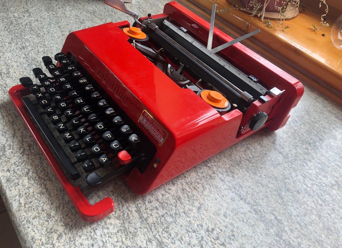 Olivetti Valentine: Worth the hype or overrated? : r/typewriters
