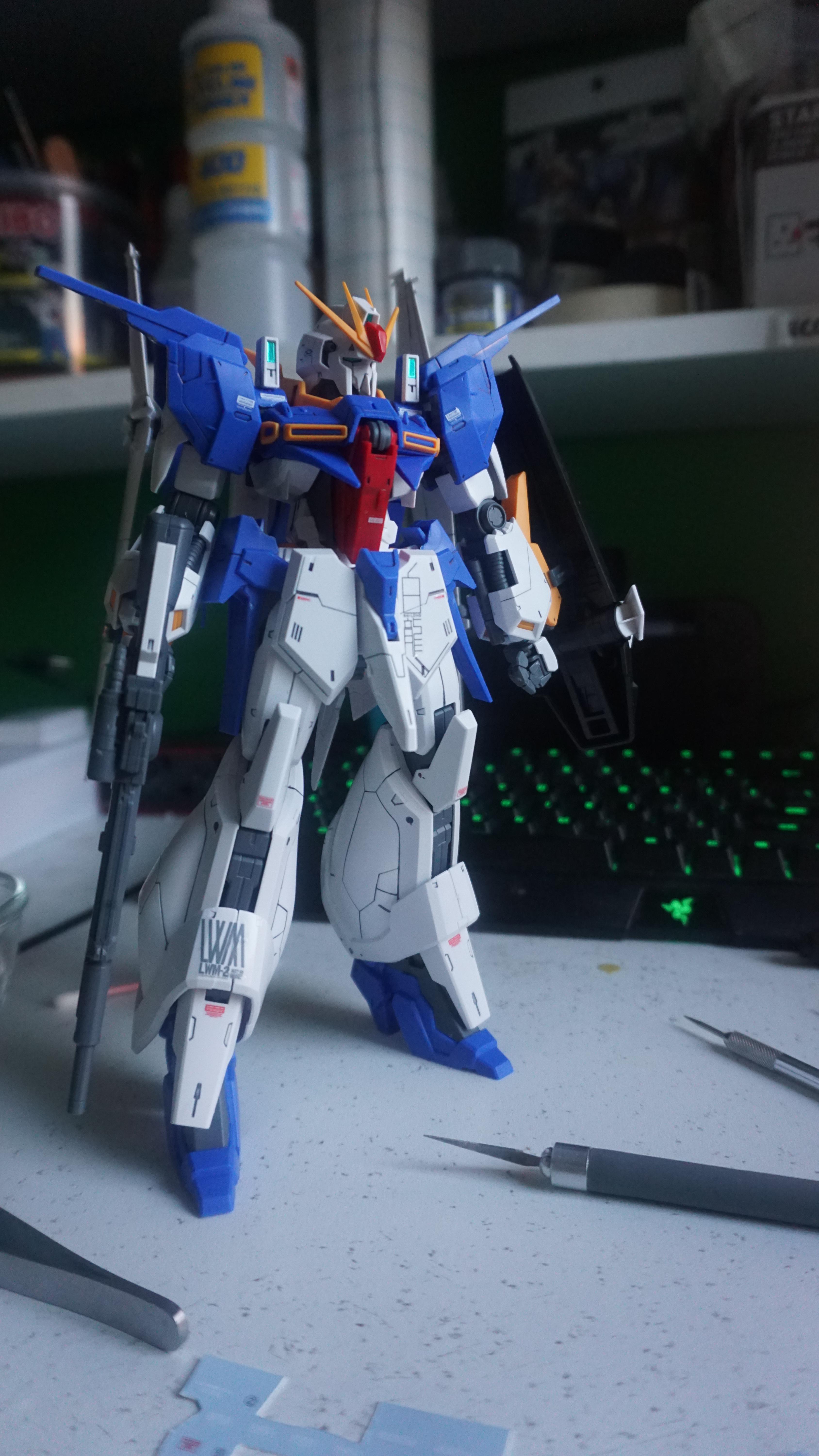 RE 1/100 Gundam Lindwurm. Great Build, shame it's P Bandai. : r/Gunpla