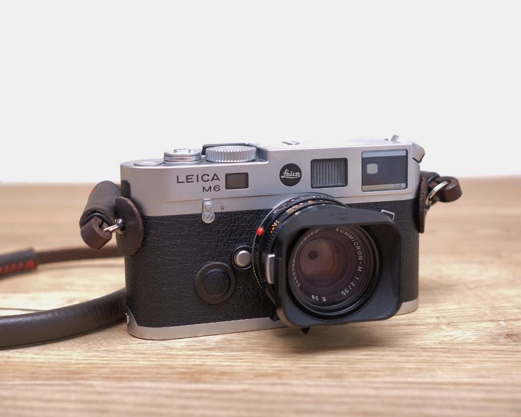 My forever-camera. Just picked up this beautifull M6 ttl 0.58 : r