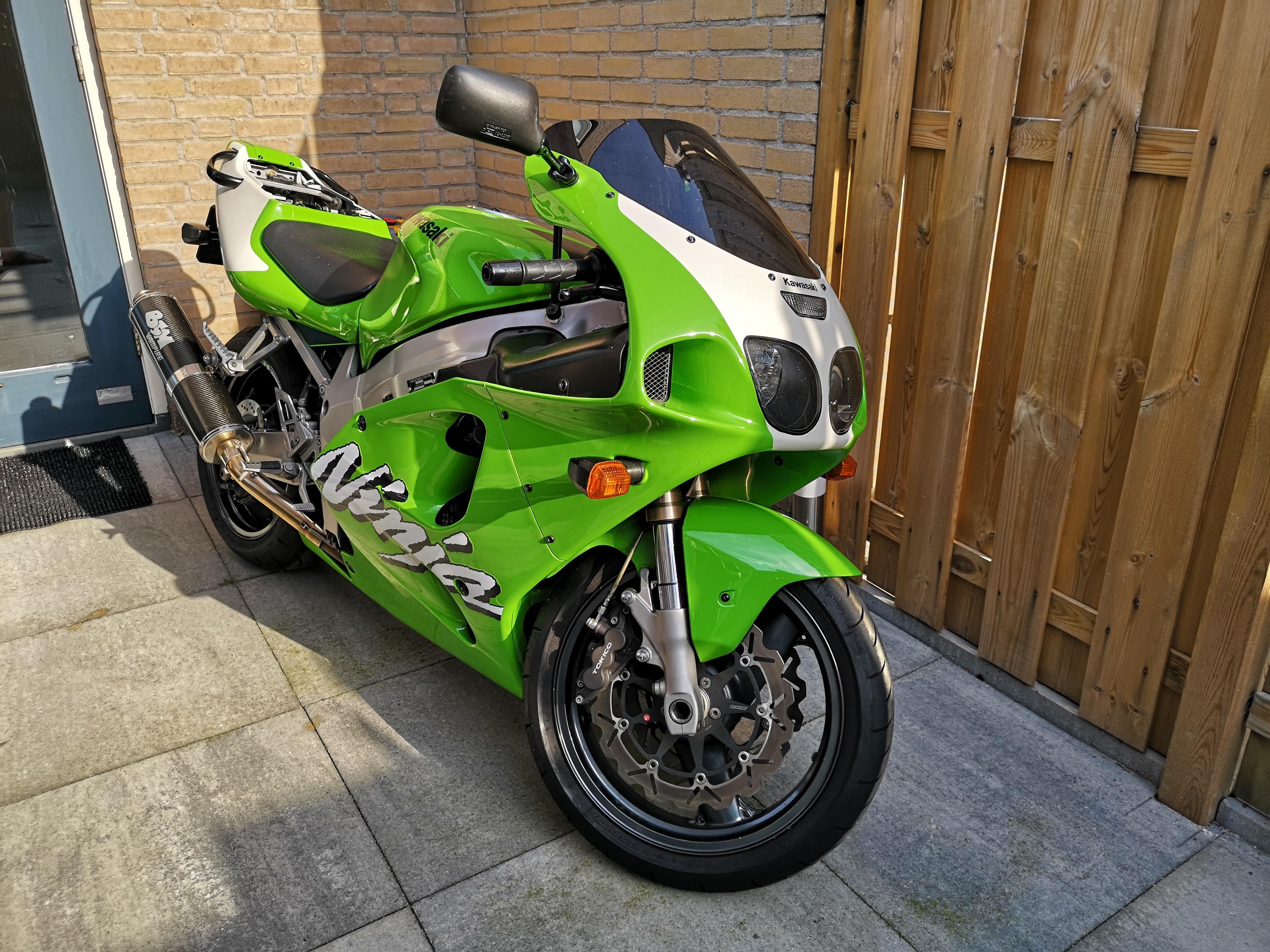 My '99 ZX7R : r/MotorcyclePorn