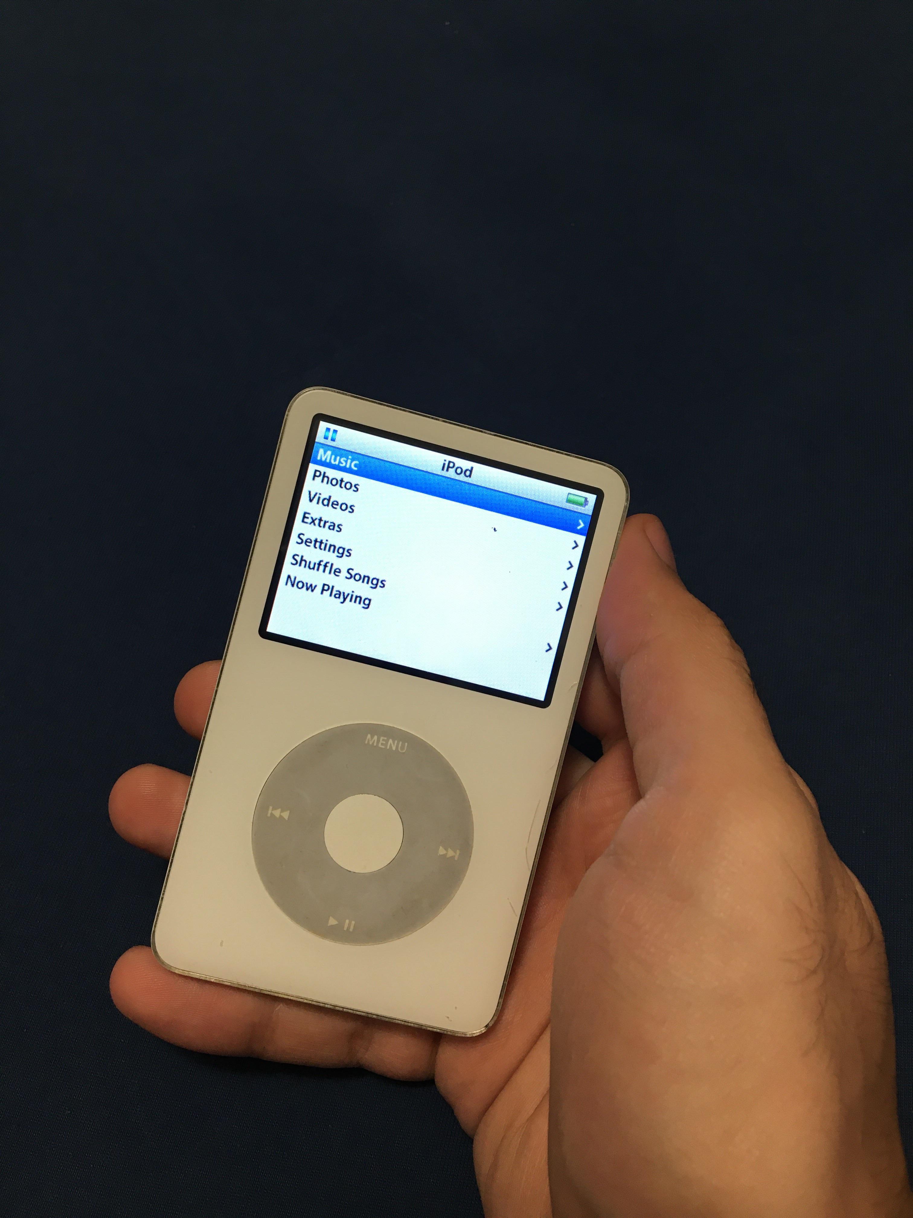 A little help - Model A1136 - 80GB : r/ipod