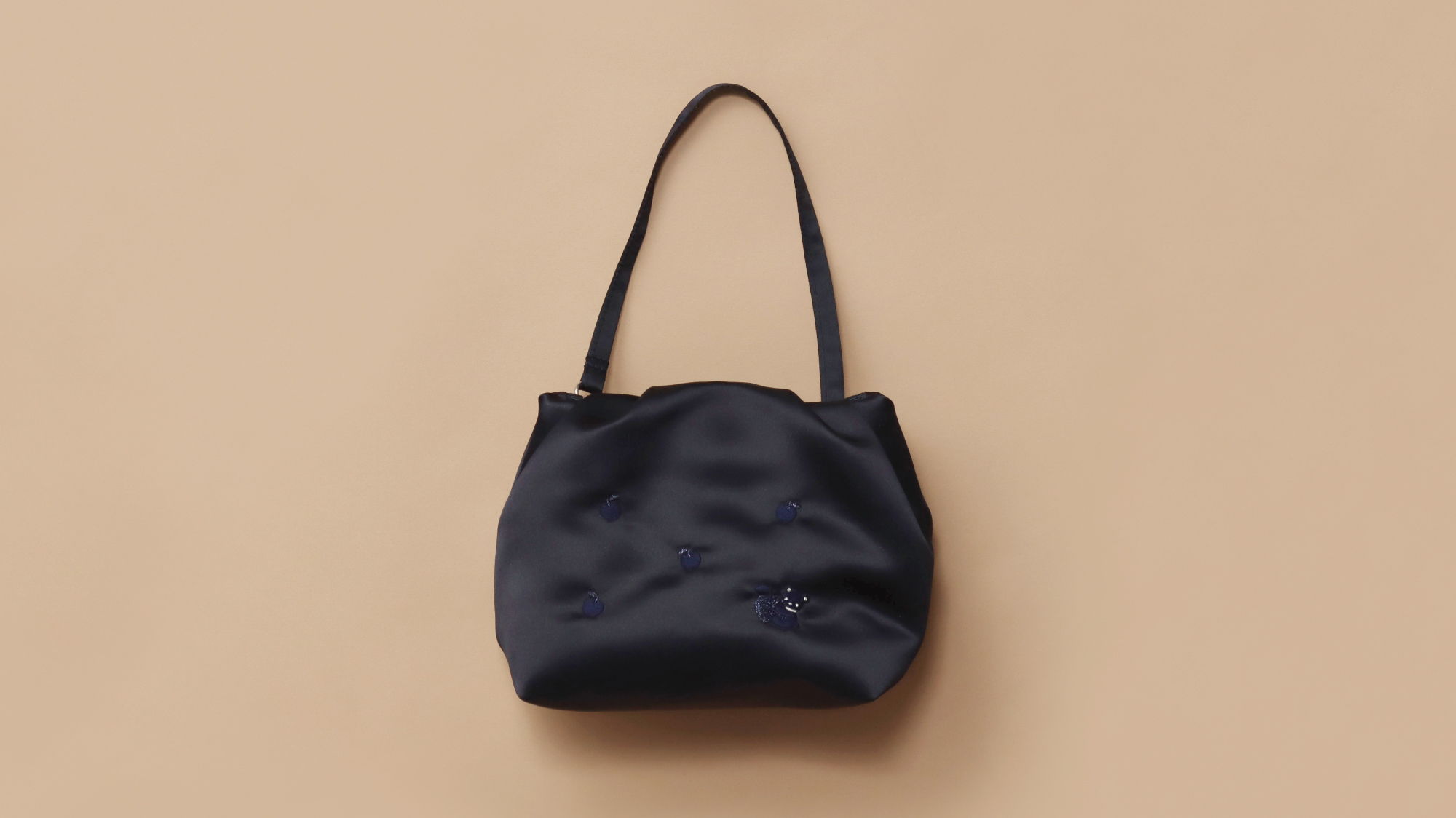 受注販売】マシュマロミニバッグ〈yori × familiar〉 | ファミリア公式