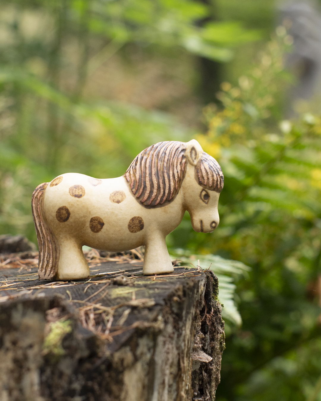 君に会いに来たよ。 リサ・ラーソンのポニーさん