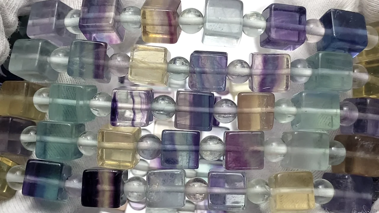 マルチカラーフローライト キューブ6mm&ラウンド4mm ブレスレット