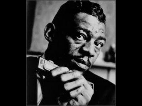 Little Walter-Sad Hours - YouTube