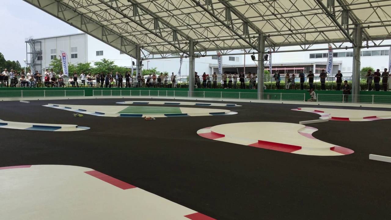 ストレートスピード100km/h超のタミヤ掛川サーキットが全天候型