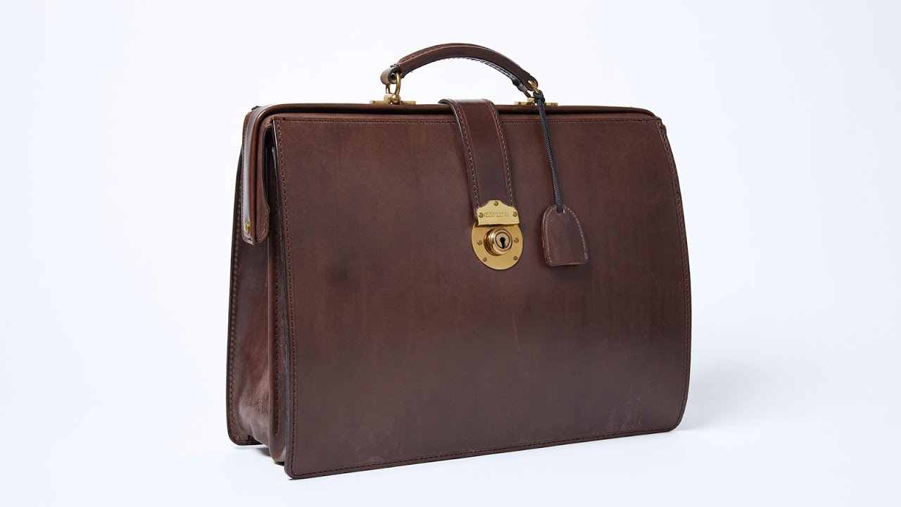 ダレスバッグの使い方 - ブライドルレザーの名門 GLENROYAL｜グレン