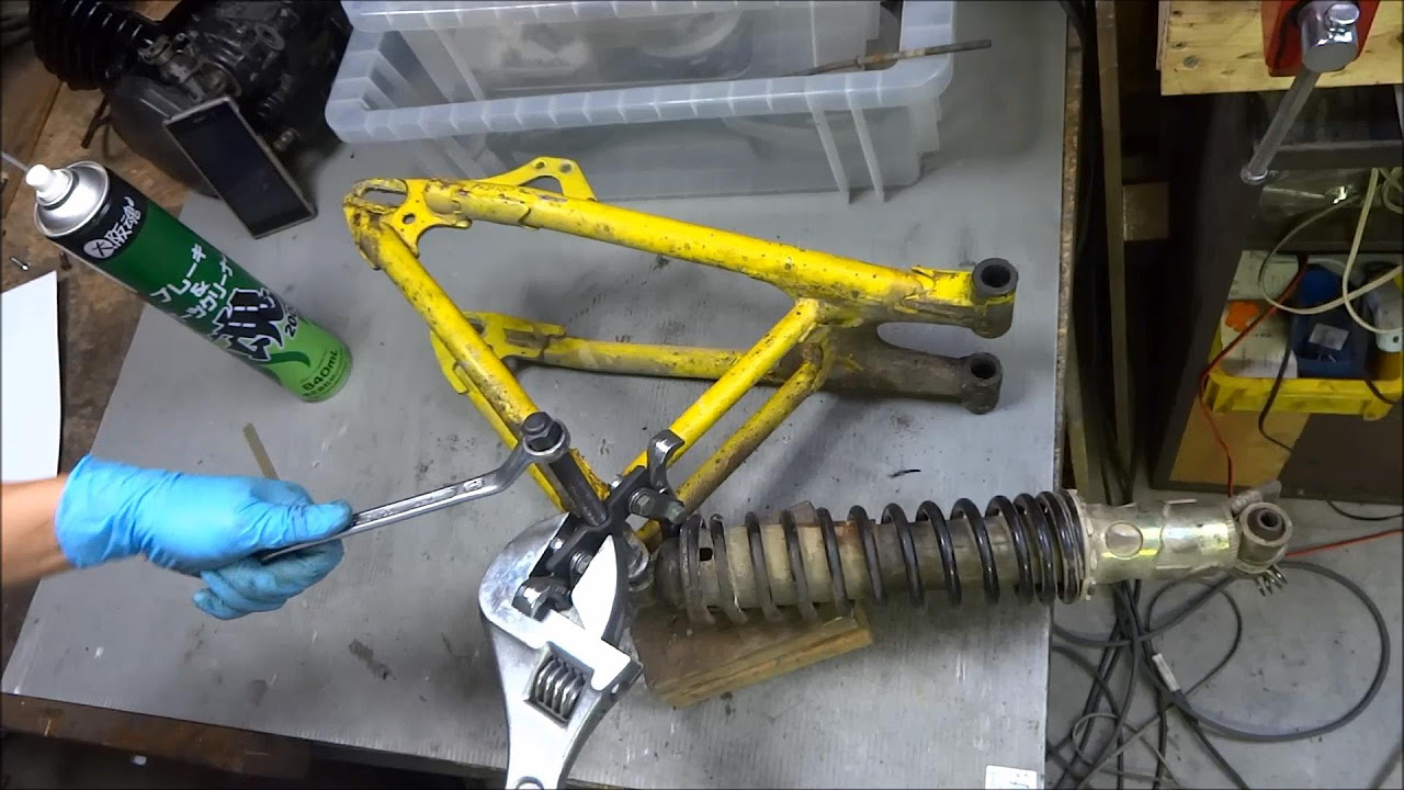 Masan Restoration] YZ80 No.2 Swingarm and other parts of a bike