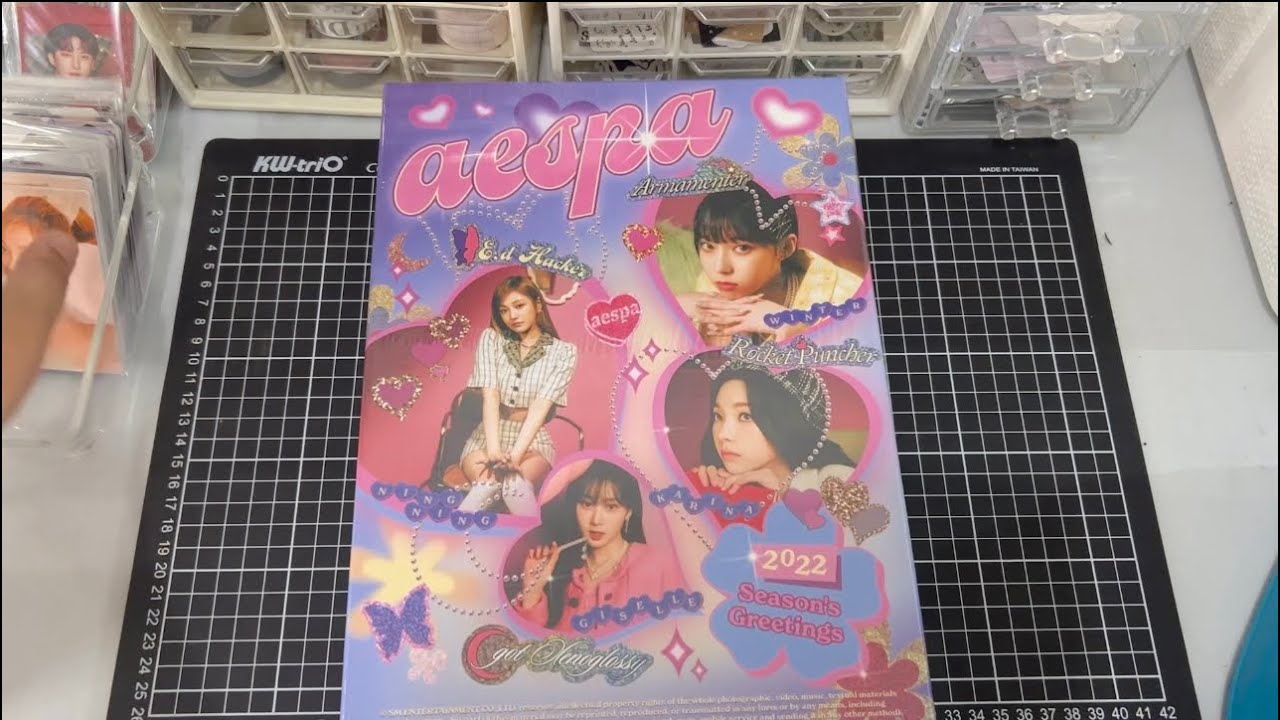 UNBOXING AESPA SEASON GREETING 2022 - YouTube