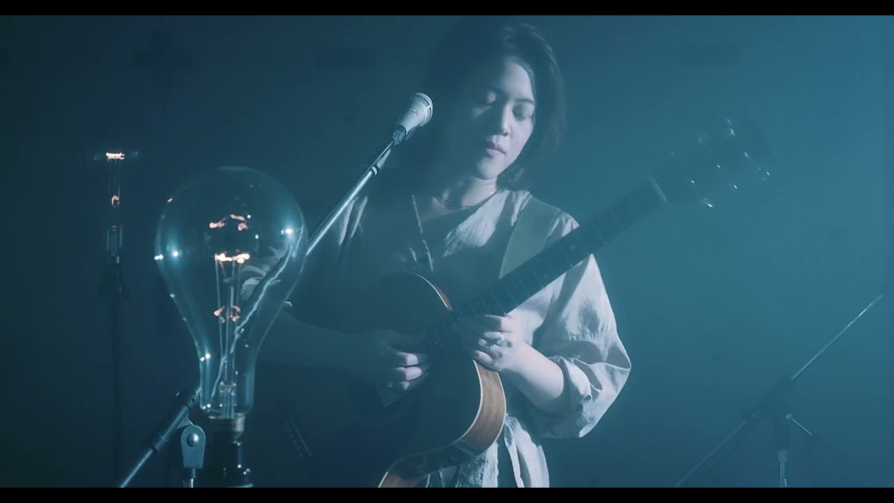 優河、アルバム『言葉のない夜に』を共に作り上げた魔法バンドとの