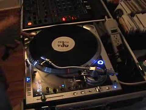 Demo of two Numark X2 hybrid DJ turntables (part 2) - YouTube