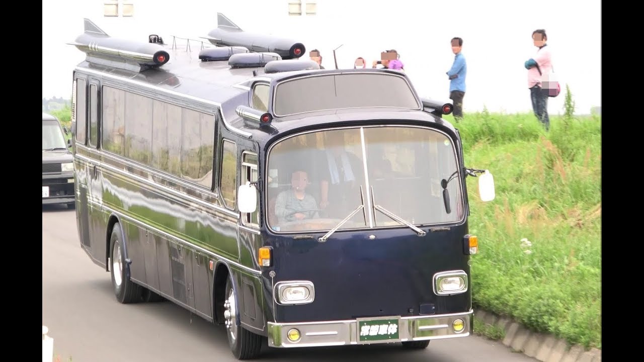 🌈【デコトラ】サロンバス退場走行 マニ割 茨城アートトラック連盟