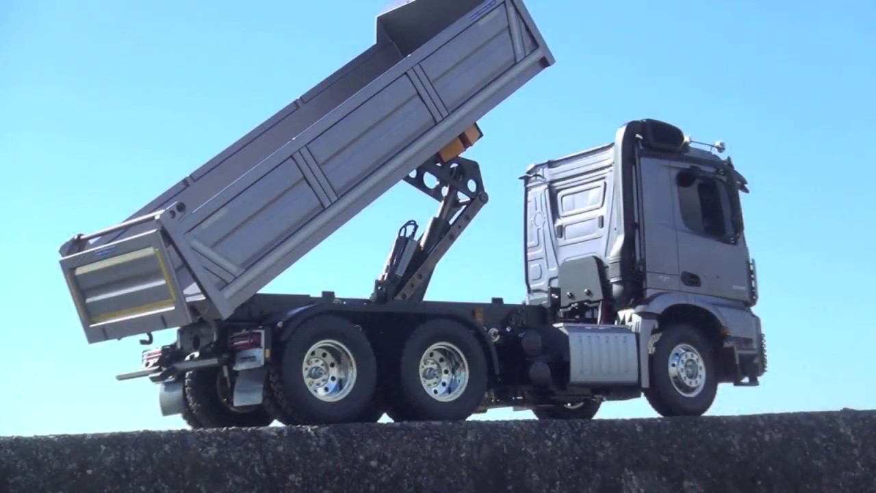 TAMIYA 1/14 R/C MERCEDES-BENZ AROCS 3348 6X4 TIPPER TRUCK
