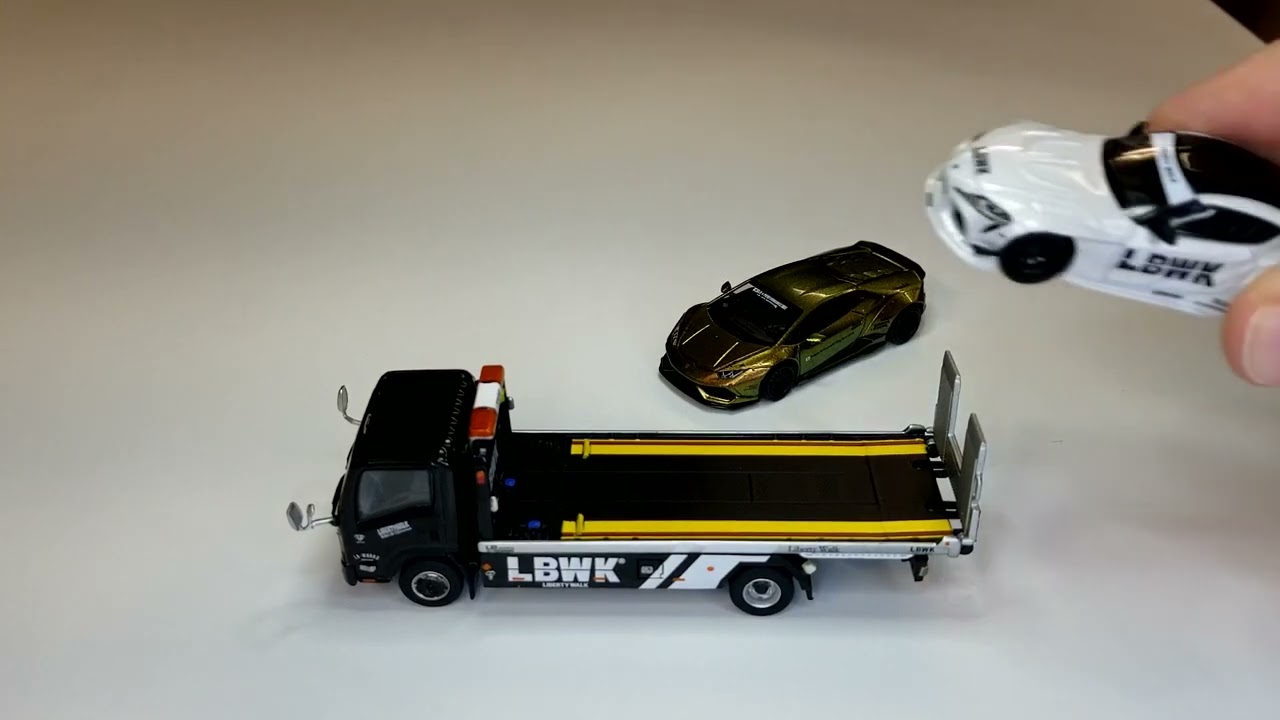 Unboxing: Mini GT Isuzu N Series Vehicle Transporter - No. 292
