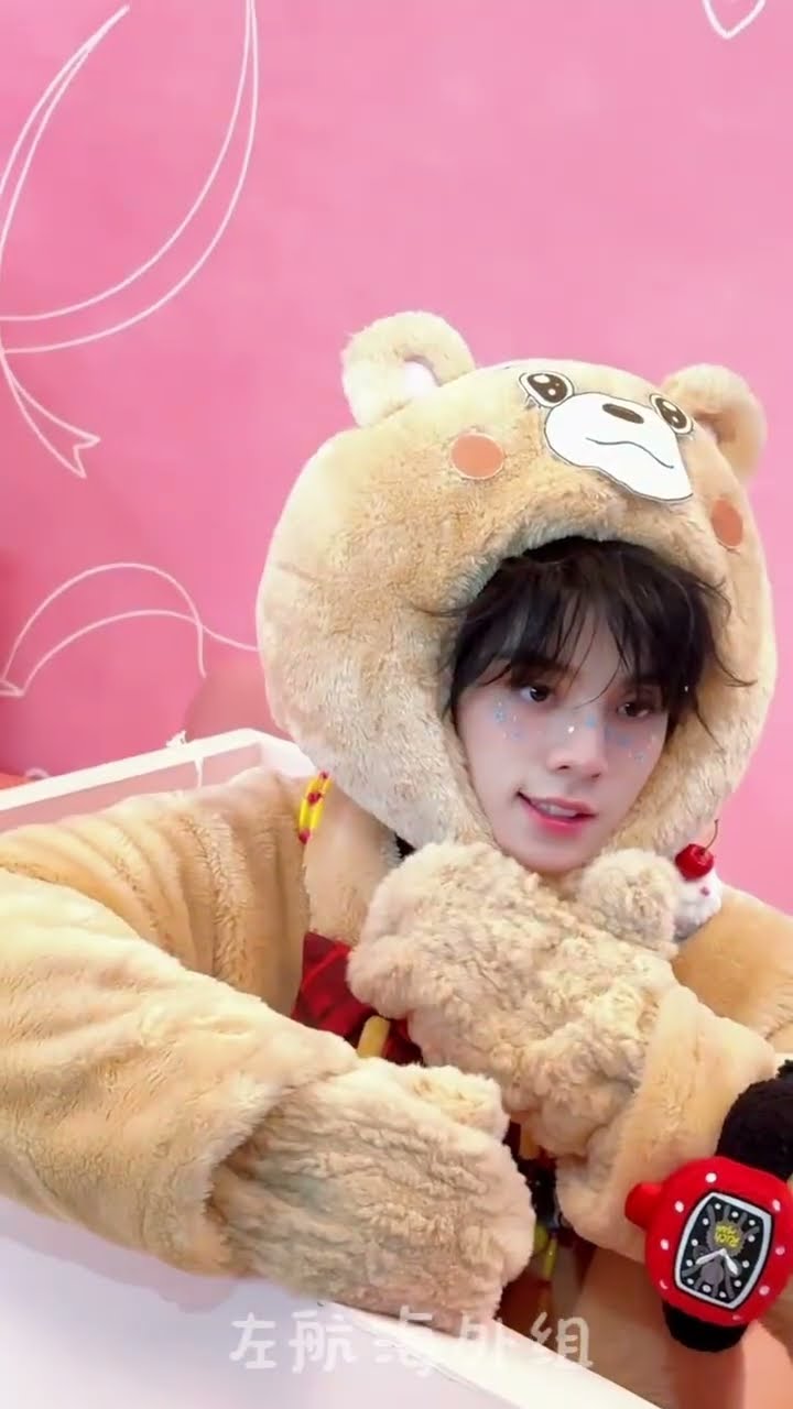 TOP登陆少年-左航个人频道LEFT - YouTube