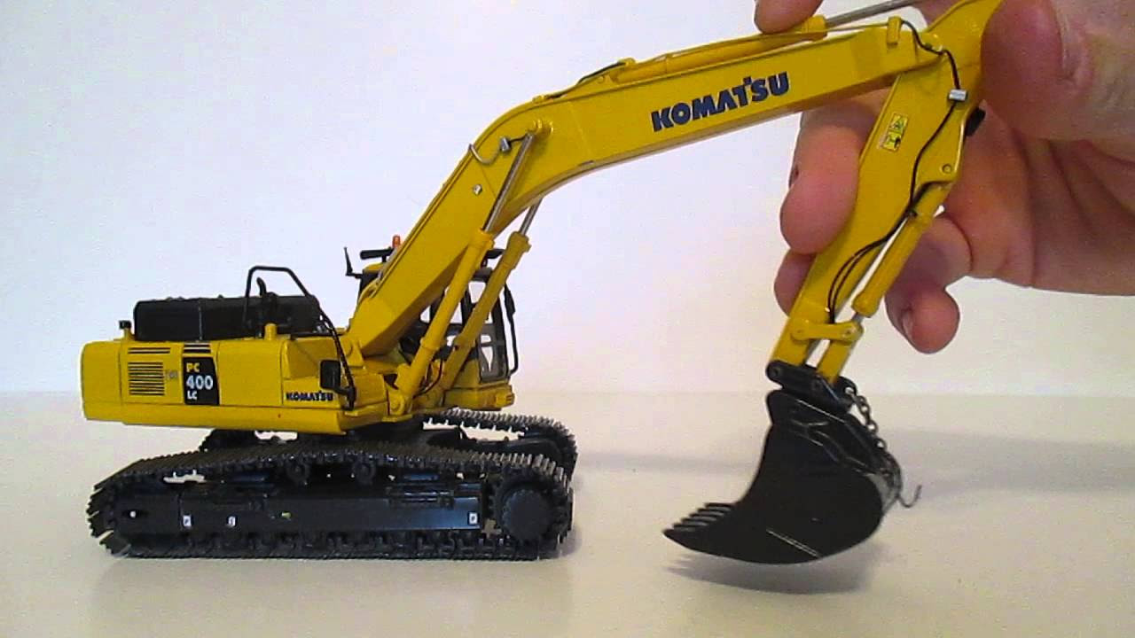 Universal Hobbies Komatsu PC400-8 Excavator 1:50 Review - YouTube