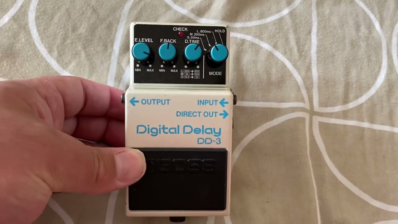 BOSS DD-3 Digital Delay Pedal (vintage original made in Japan