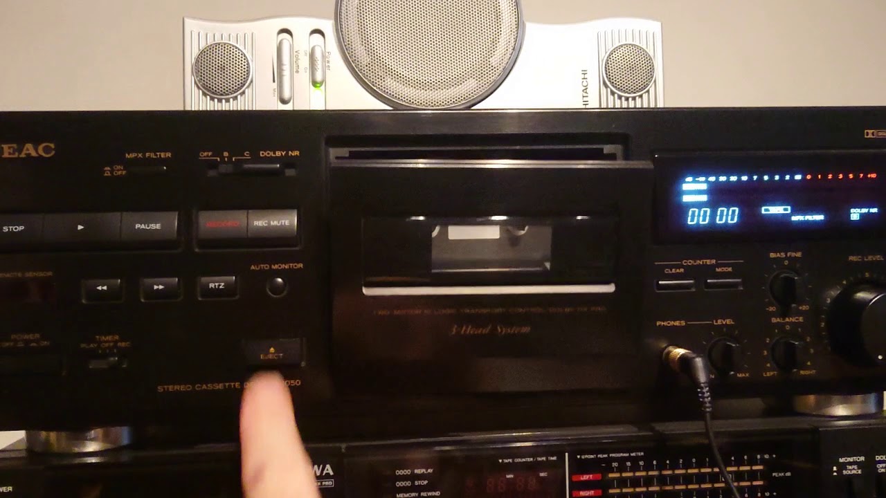 TEAC V-1050 - 3-Head System - Stereo Cassette Deck - Dolby B-C