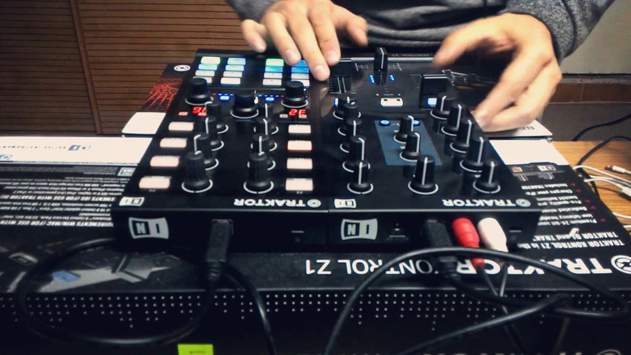 Native Instruments Traktor Z1 & Traktor X1 mk2 | Tech-house March